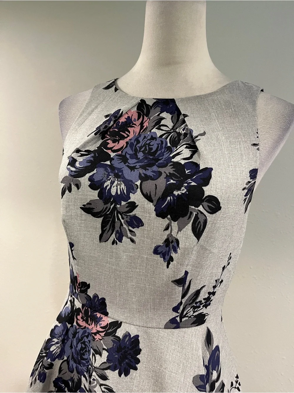 Elle Sleeveless Floral Fit-and-Flare mini Dress‎ size 2